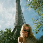 Samara Weaving Instagram - Paris is always a good idea. London too. 📸 by @trouserteeth