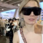 Sammi Cheng Instagram - ❤️❤️❤️❤️ 其實上星期16th 號，和團隊飛了一趟。 完成了最新廣東歌MV. #一首最新廣東歌MV #真想給歌迷們看看MV造型和花絮先睹為快🤪
