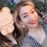 Sammi Cheng Instagram - ♥️♥️♥️♥️ 2023年，是一個特別之年. 🦠🤕😷 決定休養之前, 理智地推辭很多工作, 當中也包括一些夢寐以求的工作. 回頭看, 這是2023年最好的決定. 清空工作壓力，擺低工作的自己, 才能在無人太空徹底休養, 拯救身體. 七個月以來, 健康有高有低…..(尤其是十月中後至十一月底, disaster) 心境當然也…..有低有高. 📉📈 會過去的. 也過去了. 🌈 像清新雨後陽光.☀️ 鎖定七月份演唱會。🥳 #mi在休養期間認真地鑽研了化妝遲吓分享美照🤪