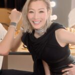 Sammi Cheng Instagram - 今年以頒獎人嘅身份出席金像獎🎬 依然都係好緊張 但不變嘅係一定要以最佳狀態出現  當然唔少得. @charlottetilbury 王牌底妝系列 你哋鍾意Mi個妝嗎❔♥️ #GetTheLook💄 AIRBRUSH FLAWLESS FOUNDATION – 2N HOLLYWOOD FLAWLESS FILTER – 2 FAIR AIRBRUSH FLAWLESS POWDER – 1 FAIR BIGGER BRIGHTER EYES – EXAGGER-EYES MATTE REVOLUTION – SUPER MODEL COLLEAGEN LIP BATH – REFRESH ROSE LIP CHEAT – ICONIC NUDE #再一次恭喜所有得獎者✨ #charlottetilburyhk #FlawlessIsAFeeling #GetYourGlowOn