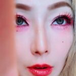 Sammi Cheng Instagram - ♥️♥️♥️♥️ 膽粗粗自己試試化大膽小小嘅妝容。 連眉形都改曬。 #自己學化妝 #年少時確實有一剎那諗過學化妝做化妝工作 #年少時亦響往過做社會工作者 #makeup #化妝 #makeupbymyself