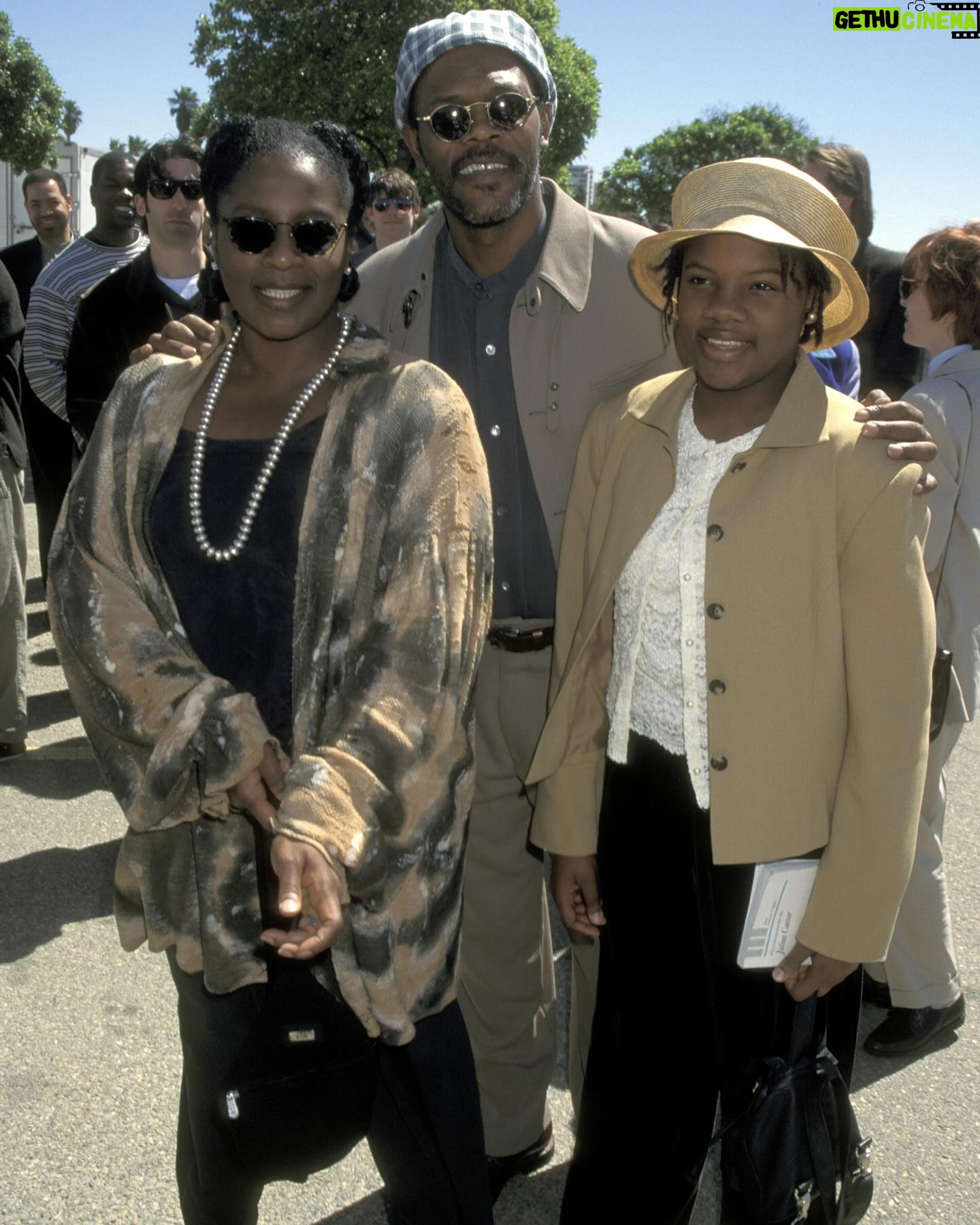 Samuel L. Jackson Instagram - HAPPY MOTHERβS DAY to ALL THE MOMS who make our world go round ππΎππΎππΎ And ESPECIALLY to Zoeβs mom @ltjackson_ and my mom Elizabeth! πππ