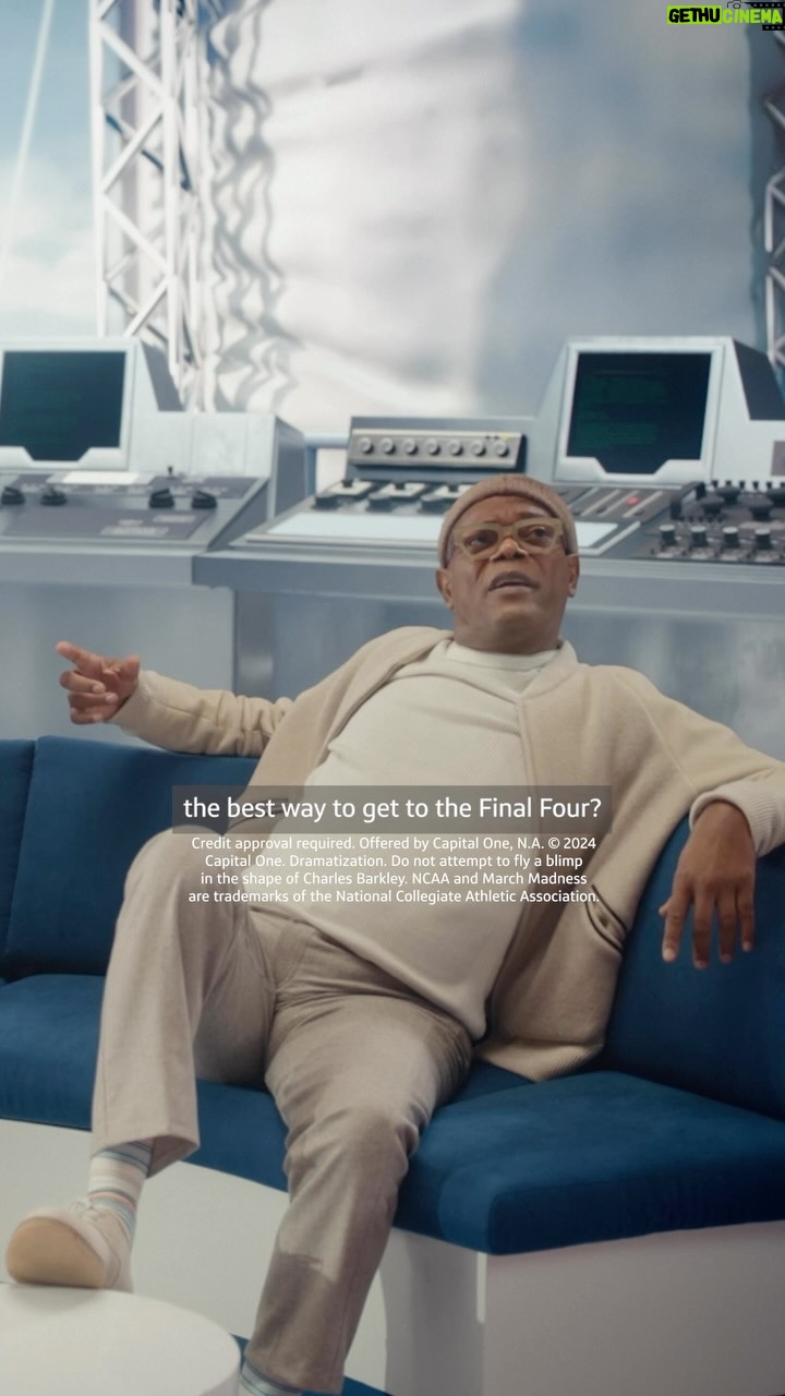 Samuel L. Jackson Instagram - @charleswbarkley said traveling by blimp was the best way to get to the #MFinalFour, but @jennifer.garner, @officialspikelee and I aren’t so sure… @capitalone #CapitalOnePartner #MarchMadness