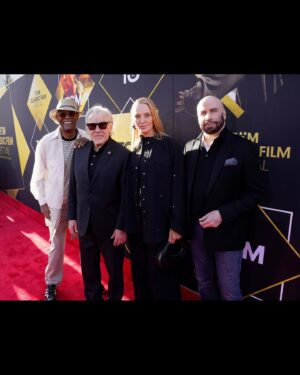 Samuel L. Jackson Instagram - Celebrating 3️⃣0️⃣ YEARS of PULP FICTION with @umathurman, @johntravolta, Harvey Keitel, @rosannaarquette and lots of our cast and crew 👊🏾👊🏾 We missed QUENTIN but loved watching it on the big screen again!! 🎥 Thanks to @tcm Film Festival for hosting us on opening night 💯 #TCMFF #JulesWinnfield #PulpFiction