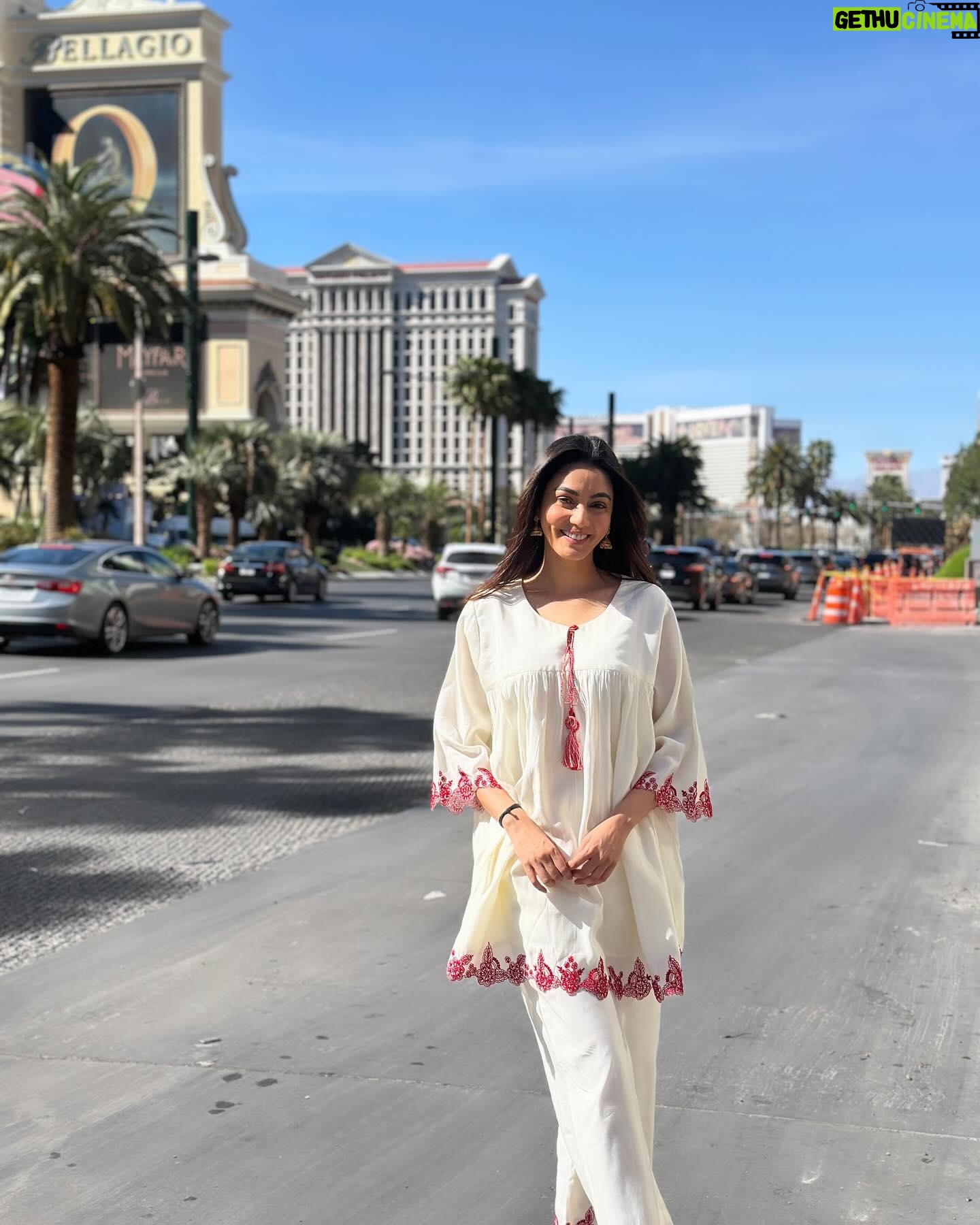 Sana Makbul Instagram - EID MUBARAK 🤲🏻❤️😇 May the Magic of Eid fill our Hearts with Love , Peace & Happiness