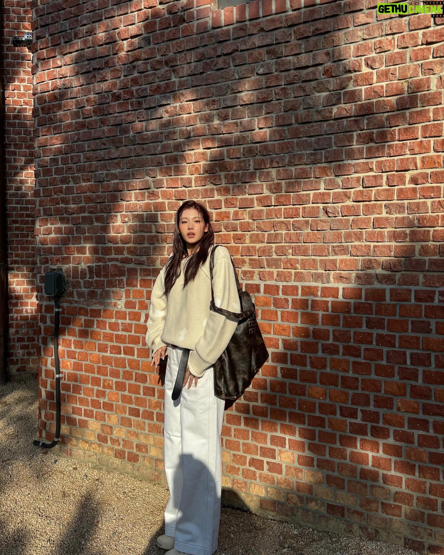 Sana Minatozaki Instagram - 날씨가 더 좋아지기전에 🧶🫷🏻