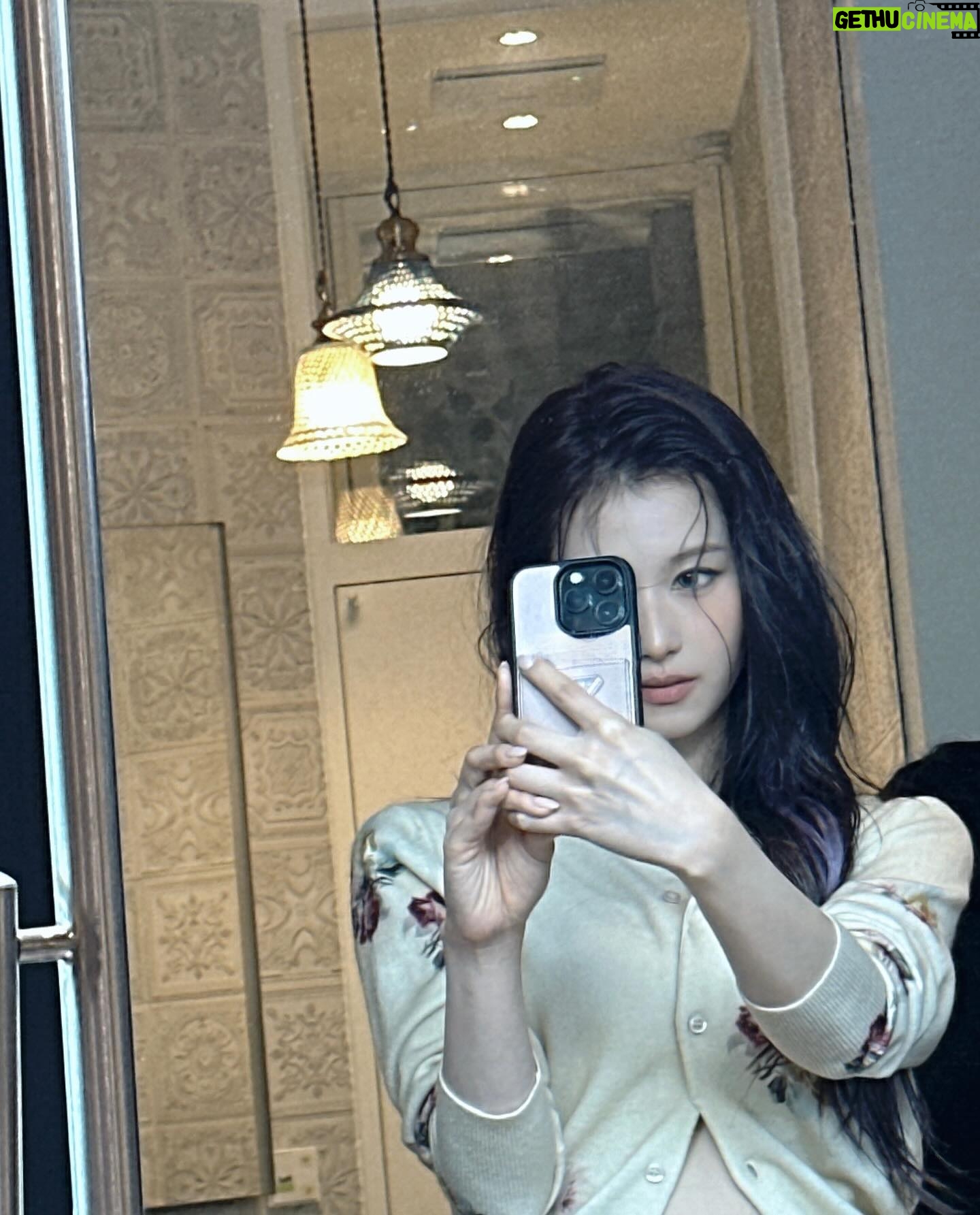 Sana Minatozaki Instagram - 아직도 못 올린게 사실 마나🤎🎹