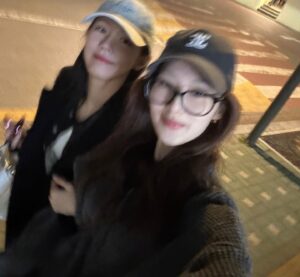 Sana Minatozaki Instagram - 주말데이투🧢👓👟