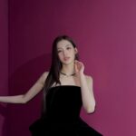 Sana Minatozaki Instagram - 🩷🖤🖤