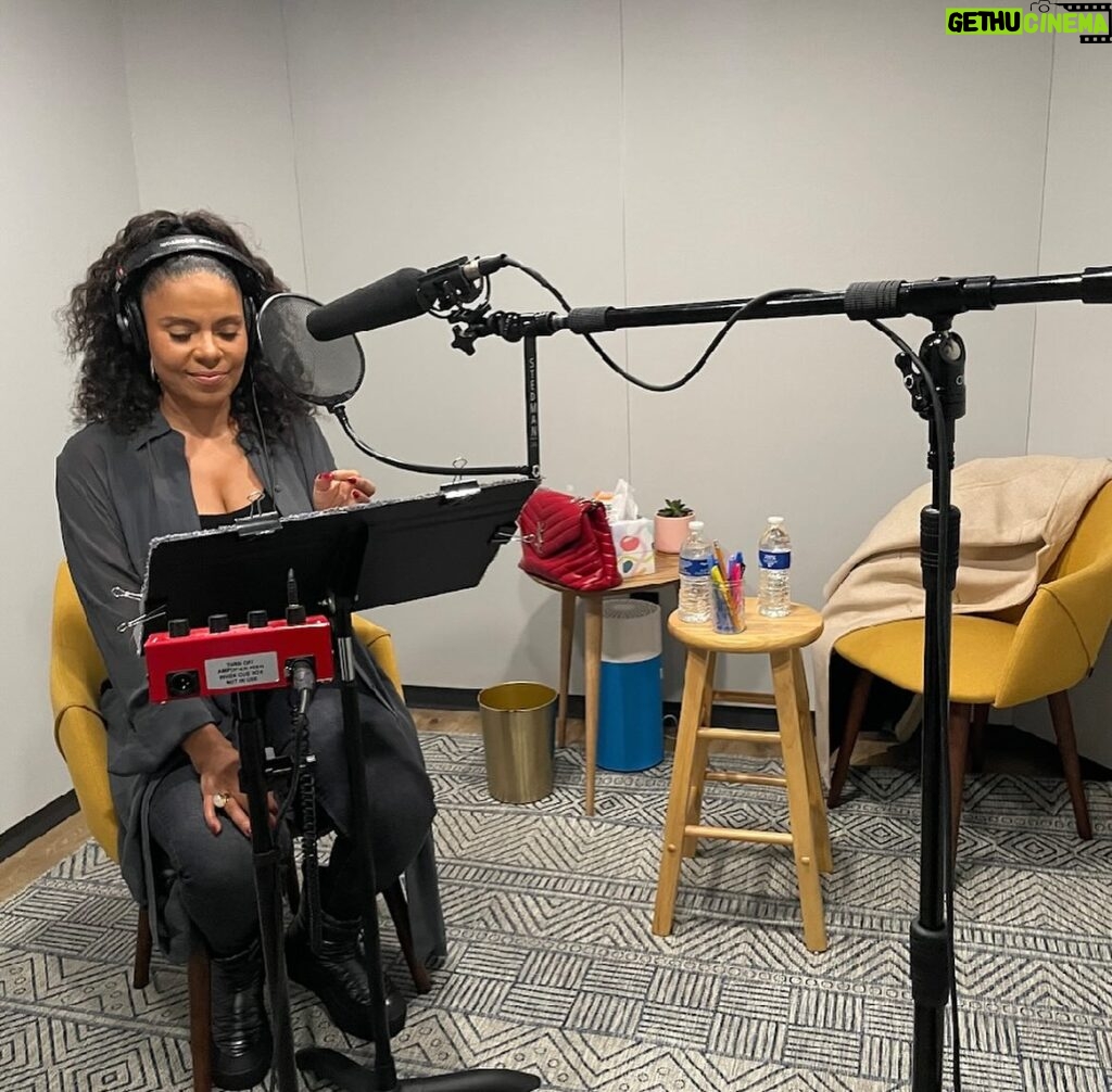 Sanaa Lathan Instagram - I love doing voice acting and this one was especially fun. #Chinook, a new thriller podcast full of small town mysteries and secrets! Also starring @kellymarietran. Listen to the first episode right now on Apple Podcasts, Spotify & Wondery app.