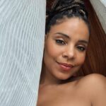 Sanaa Lathan Instagram - Window selfies Wednesday 🍇