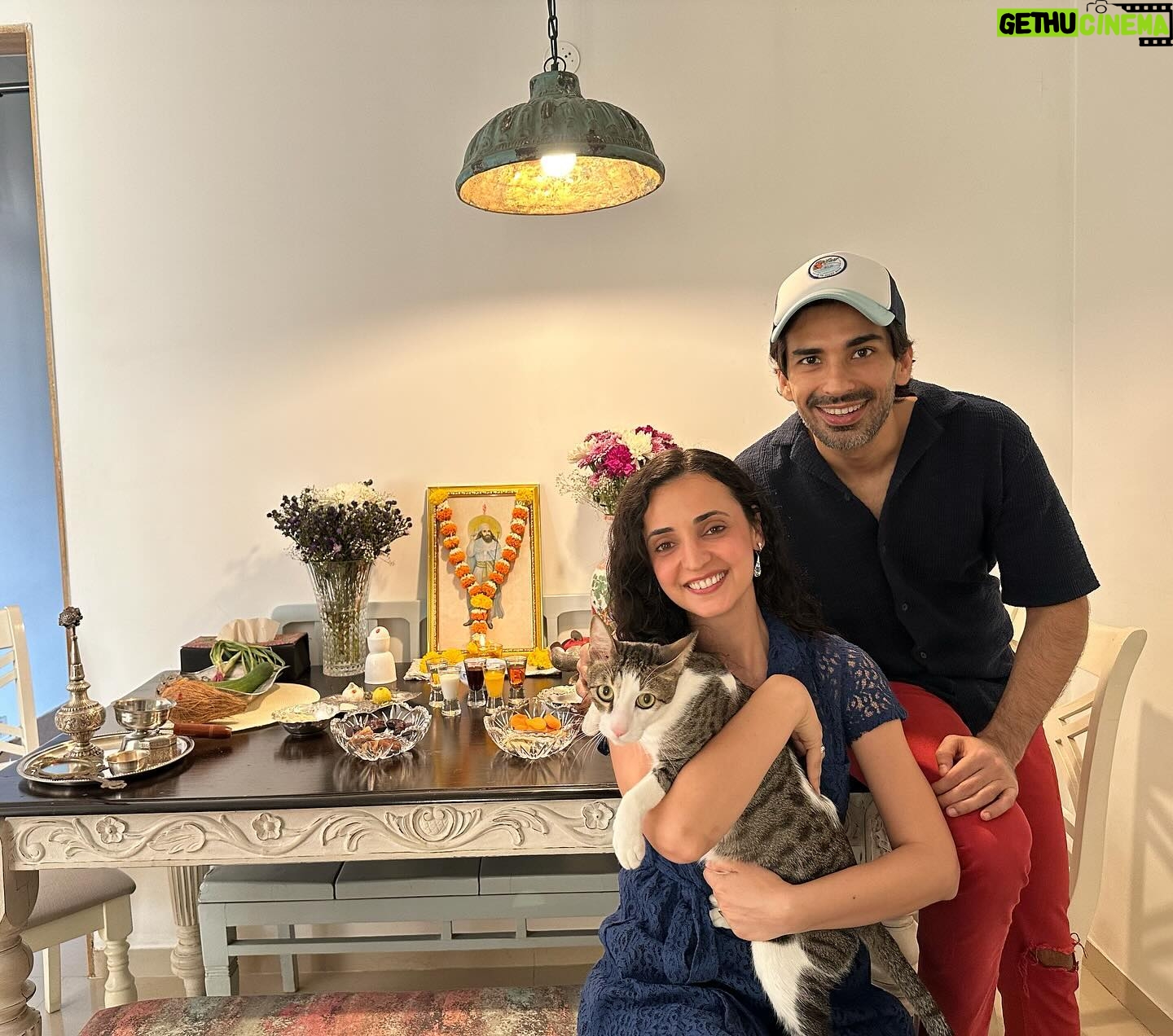 Sanaya Irani Instagram - Navroz Mubarak. Wishing everyone a year filled with love, prosperity and sweet moments 😊😊. #gusiranisehgal #navrozmubarak #parsinewyear