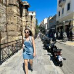 Sanaya Irani Instagram - Lost in the labyrinth of Athens streets, every corner whispers stories of ancient glory. #strollingthroughhistory #athensadventures
