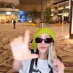 Sandara Park Instagram - 싱가폴 스케줄을 잘 마치고 한국으로 기분좋게 돌아가는길😁✈️ Going back to Korea 🇸🇬🔜🇰🇷 Thank you #TeamDara Bye #Singapore 🥹👋🏻 See you again very soon~!!! ♠️🐰🧡🥰