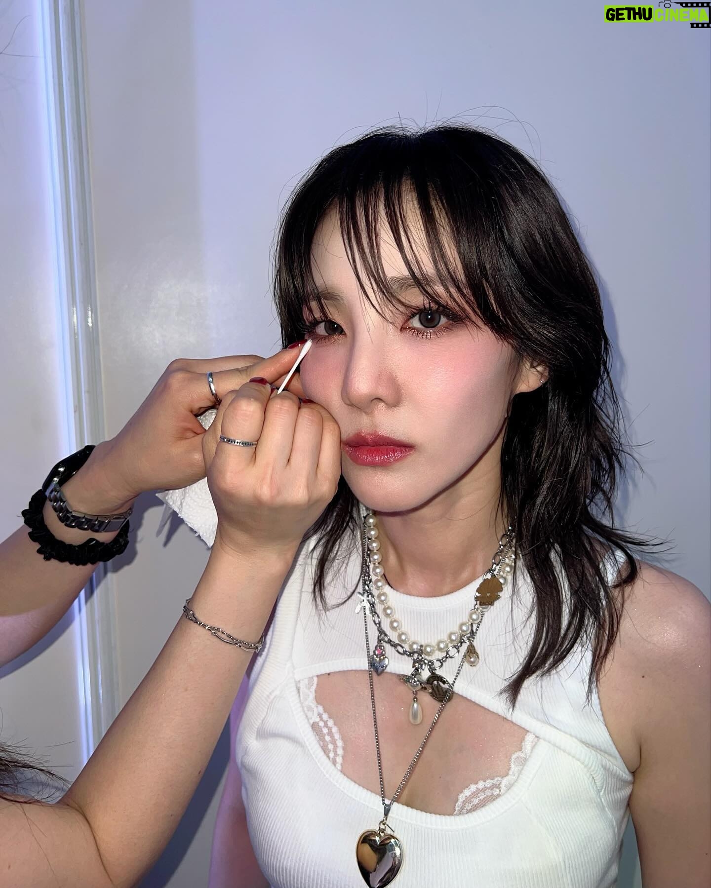 Sandara Park Instagram - Thank you so much Blackjacks & Daralings who came to see me and cheer for me today!!! β οΈπ° You guys skip office and school for meπ€£πππ»π₯° Hope we had good time together! And canβt wait to see you again this coming august!!! That will be π₯π₯π₯ Love you Singapore!!! πΈπ¬π§‘ #WATERBOMB #WATERBOMB2024 #WATERBOMBSINGAPORE #WATERBOMBSG2024 #KPOP #FESTIVAL #SANDARAPARK