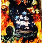 Sandara Park Instagram - Some things never change. I keep coming back to Universal Studio Singapore and group shot at the revenge of the mummy is a must!!! 2014 vs 2024 🤣👻 #UniversalStudiosSingapore #RWSentosa #RWSMoments