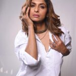 Sandhya Shetty Instagram - The Flow in life ...keep it simple and easy❤ #passion #dedication #acting #camera #lovemywork Photographer @aslamshaikh104 Designer @kaushikshrimanker @oraios_design_studio HMU @ramaniya_by_apoorvaks @makeup.by.pratiksha Cinematographer @swapnil7898 Lights @mahajanswagat #sandhyashetty #Nofear #actor #supermodel #internationalspeaker #CommonWealthKarateChampion2015 #style #fashion #womenpower #womenleader #fitness #actorslife #bollywood #motivation #Flow #Dharavibank #coronapapers #selfdefense #selfawareness #mentalhealth #bebold #choices #freedom #mylifemyrules ❤