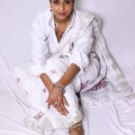 Sandhya Shetty Instagram - Be vulnerable be gentle be honest to self ❤ -- 𝐒𝐚𝐧𝐝𝐡𝐲𝐚 𝐒𝐡𝐞𝐭𝐭𝐲 Photographer @aslamshaikh104 Designer @kaushikshrimanker @oraios_design_studio HMU @ramaniya_by_apoorvaks @makeup.by.pratiksha Cinematographer @swapnil7898 Lights @mahajanswagat #sandhyashetty #Nofear #actor #supermodel #CommonWealthKarateChampion2015 #internationalspeaker #dharavibank #coronapapers #priyadarshanfilms #browngirl #dance #smile #actorslife #celebrate #life #fashion #style #bollywood #hollywood #lifeisbeautiful ❤