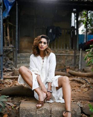 Sandhya Shetty Instagram - Trust your intuition 🙏 Flow with your thoughts ❤🌷

#sandhyashetty #Nofear 
#actor #supermodel #internationalspeaker #CommonWealthKarateChampion2015 #style #fashion #womenpower #fitness #actorslife #bollywood #hollywood #Dharavibank #coronapapers #mylifemyrules ❤

Photographer @aslamshaikh104
Videographer @swapnil7898
Designer @kaushikshrimanker 
Makeup @ramaniya_by_apoorvaks
Hair @beautyblush_07