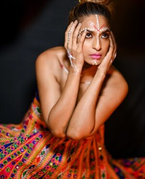 Sandhya Shetty Instagram - Bold choices is a way of Life ❤ #MYLIFEMYRULES

Photographer @aslamshaikh104
Designer @kaushikshrimanker @oraios_design_studio
HMU @ramaniya_by_apoorvaks 
@makeup.by.pratiksha
Cinematographer @swapnil7898
Lights @mahajanswagat

#sandhyashetty #Nofear #actor #supermodel #internationalspeaker #CommonWealthKarateChampion2015 #style #fashion  #womenpower #womenleader #fitness #actorslife #bollywood #motivation #Flow #Dharavibank #coronapapers #selfdefense #selfawareness #mentalhealth #bebold #choices #freedom ❤