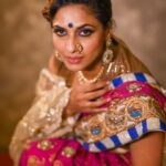 Sandhya Shetty Instagram - The Elegance Beauty and Attitude in adorning the Royal Saree and Jewellery makes the woman look Timeless ❤️ #sandhyashetty #Nofear #actor #supermodel #internationalspeaker #CommonWealthKarateChampion2015 #style #fashion #womenpower #fitness #saree #royal #jewellery #nosering #actorslife #bollywood #hollywood #Dharavibank #coronapapers #mylifemyrules ❤ Photographer @aslamshaikh104 Videographer @swapnil7898 Designer @kaushikshrimanker Makeup @ramaniya_by_apoorvaks Hair @beautyblush_07