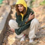 Sandhya Shetty Instagram - Feeling Happy ❤️ #sandhyashetty #Nofear #actor #supermodel #internationalspeaker #CommonWealthKarateChampion2015 #style #fashion #womenpower #fitness #happy #actorslife #bollywood #hollywood #Dharavibank #coronapapers #mylifemyrules ❤ Photographer @aslamshaikh104 Videographer @swapnil7898 Designer @kaushikshrimanker Makeup @ramaniya_by_apoorvaks Hair @beautyblush_07