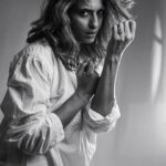 Sandhya Shetty Instagram - The Hunger that drives so passionately towards one's goal 💥❤🙏 #passion #dedication #acting #camera #hunger #goal #focus #lovemywork Photographer @aslamshaikh104 Designer @kaushikshrimanker @oraios_design_studio HMU @ramaniya_by_apoorvaks @makeup.by.pratiksha Cinematographer @swapnil7898 Lights @mahajanswagat #sandhyashetty #Nofear #actor #supermodel #internationalspeaker #CommonWealthKarateChampion2015 #fitness #actorslife #bollywood #motivation #Flow #Dharavibank #coronapapers #selfdefense #selfawareness #mentalhealth #bebold #freedom #mylifemyrules ❤