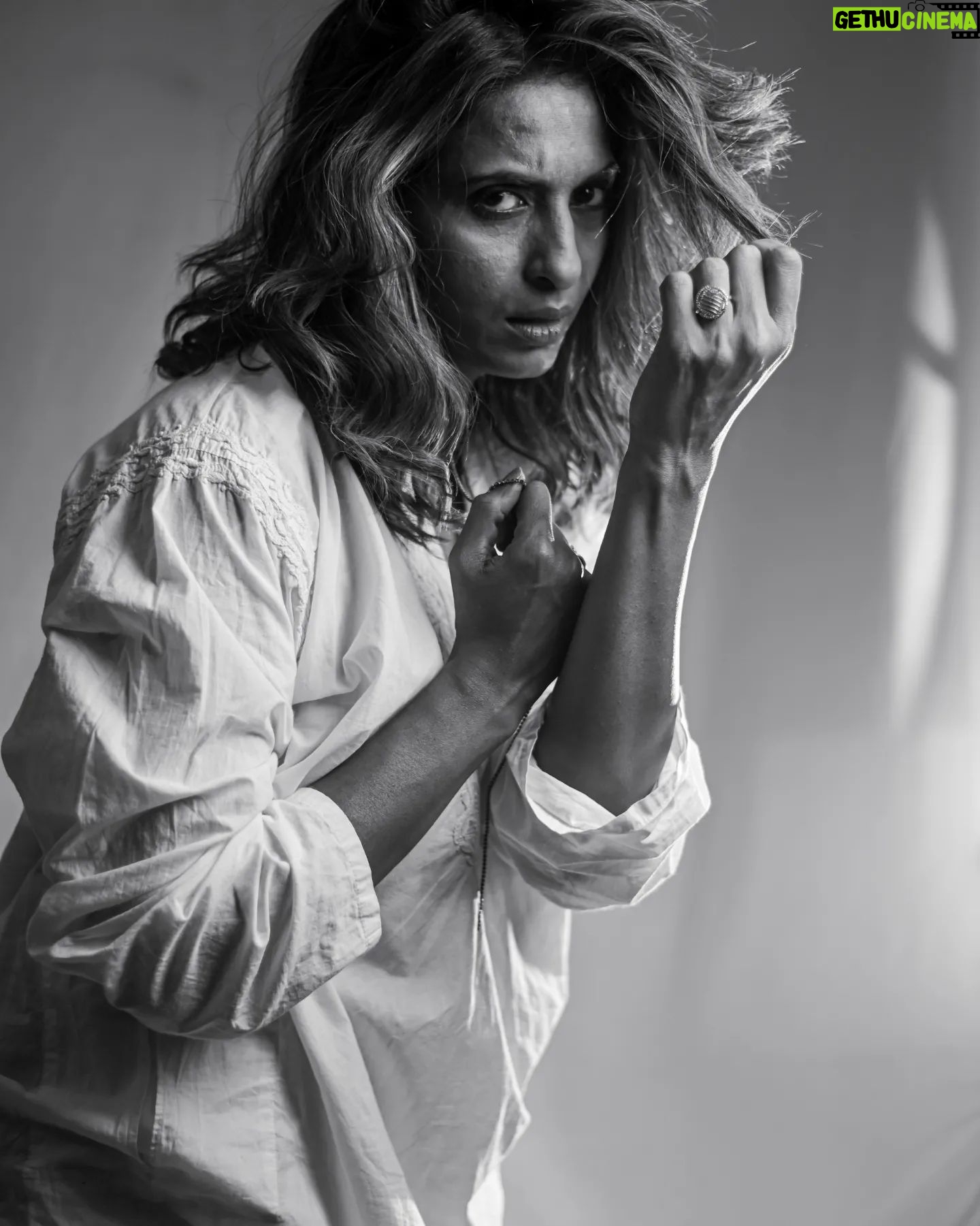 Sandhya Shetty Instagram - The Hunger that drives so passionately towards one's goal π₯β€π #passion #dedication #acting #camera #hunger #goal #focus #lovemywork Photographer @aslamshaikh104 Designer @kaushikshrimanker @oraios_design_studio HMU @ramaniya_by_apoorvaks @makeup.by.pratiksha Cinematographer @swapnil7898 Lights @mahajanswagat #sandhyashetty #Nofear #actor #supermodel #internationalspeaker #CommonWealthKarateChampion2015 #fitness #actorslife #bollywood #motivation #Flow #Dharavibank #coronapapers #selfdefense #selfawareness #mentalhealth #bebold #freedom #mylifemyrules β€