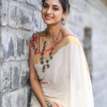 Sandhya Shetty Instagram - Draped in Stories 🤎 #sandhyashetty #Nofear #actor #supermodel #internationalspeaker #CommonWealthKarateChampion2015 #style #saree #indianlook #expression #fashion #womenpower #fitness #actorslife #bollywood #hollywood #Dharavibank #coronapapers #mylifemyrules ❤ Photographer @aslamshaikh104 Videographer @swapnil7898 Designer @kaushikshrimanker Makeup @ramaniya_by_apoorvaks Hair @beautyblush_07