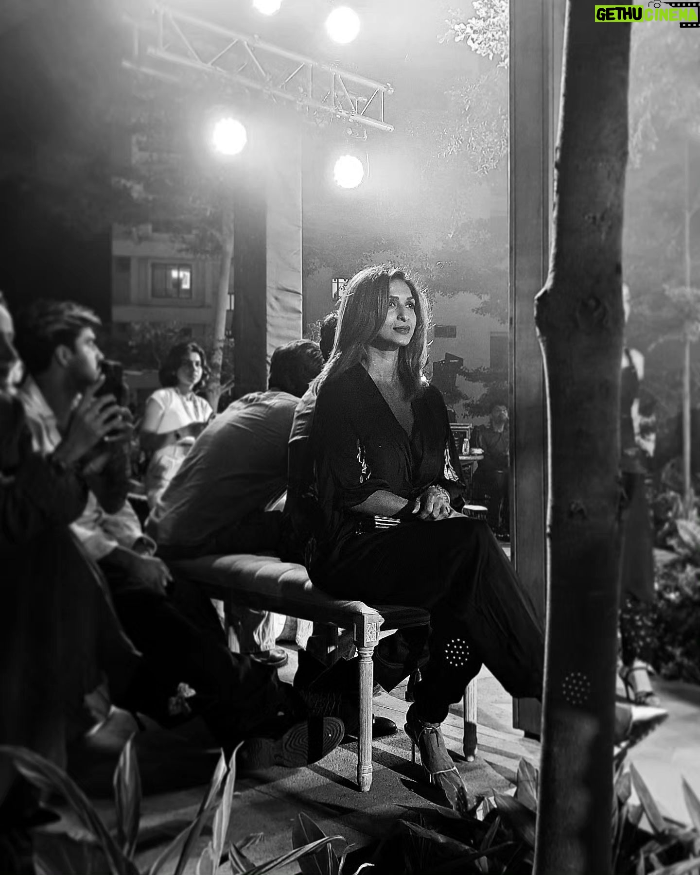 Sandhya Shetty Instagram - Life in Black and White ❤️ ##sandhyashetty ##Nofear #Actor #blackandwhite #photography #candid #style #fashion #actorslife #mylifemyrules ❤️ Thank you @shafaqueali for sweetly & secretly taking this candid shot ❤️
