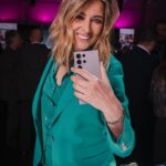 Sandra Barneda Instagram – Ayer fue un día muy especial, @samsungespana presentó Eureka, su primer dispositivo que integra Inteligencia Artificial, iniciando así la nueva era Galaxy AI. Tuve la suerte de asistir a este eventazo en el que conocimos las novedades de este lanzamiento de una forma divertida y animada. 

¿Estás preparado para conocer el nuevo Galaxy S24 Ultra? 

@samsungespana 

#SamsungUnpacked #GalaxyAI #GalaxyS24 Ultra