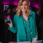 Sandra Barneda Instagram – Ayer fue un día muy especial, @samsungespana presentó Eureka, su primer dispositivo que integra Inteligencia Artificial, iniciando así la nueva era Galaxy AI. Tuve la suerte de asistir a este eventazo en el que conocimos las novedades de este lanzamiento de una forma divertida y animada. 

¿Estás preparado para conocer el nuevo Galaxy S24 Ultra? 

@samsungespana 

#SamsungUnpacked #GalaxyAI #GalaxyS24 Ultra