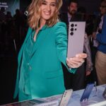 Sandra Barneda Instagram – Ayer fue un día muy especial, @samsungespana presentó Eureka, su primer dispositivo que integra Inteligencia Artificial, iniciando así la nueva era Galaxy AI. Tuve la suerte de asistir a este eventazo en el que conocimos las novedades de este lanzamiento de una forma divertida y animada. 

¿Estás preparado para conocer el nuevo Galaxy S24 Ultra? 

@samsungespana 

#SamsungUnpacked #GalaxyAI #GalaxyS24 Ultra