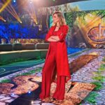 Sandra Barneda Instagram - Popurrí de @supervivientestv 💚 Esta noche, nuevo Conexión Honduras a las 22:00h en @telecincoes con la reincorporación de Laura Matamoros al grupo tras su repesca 🚨 ¿Cómo reaccionarán? Os leo #Supervivientes