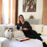 Sandra Barneda Instagram – Publicidad Samsung. 

La Inteligencia Artificial ha llegado a mi vida y ya no se va a ir 😱❤️ Mi #GalaxyZFold5 de @samsungespana ya tiene incorporada Inteligencia Artificial y atención lo que he hecho con esta foto.

La he editado con Photo Assist y no sabéis lo fácil que es. La IA me ha analizado mi foto y he podido quitar todos los elementos que quería. ¿Qué me decís lo preciosa que ha quedado mi primera foto editada con Photo Assist? Lo que no sé es dónde se fue Leo 🤔😂

#publi #GalaxyAI #WithGalaxy #GalaxyZFold5