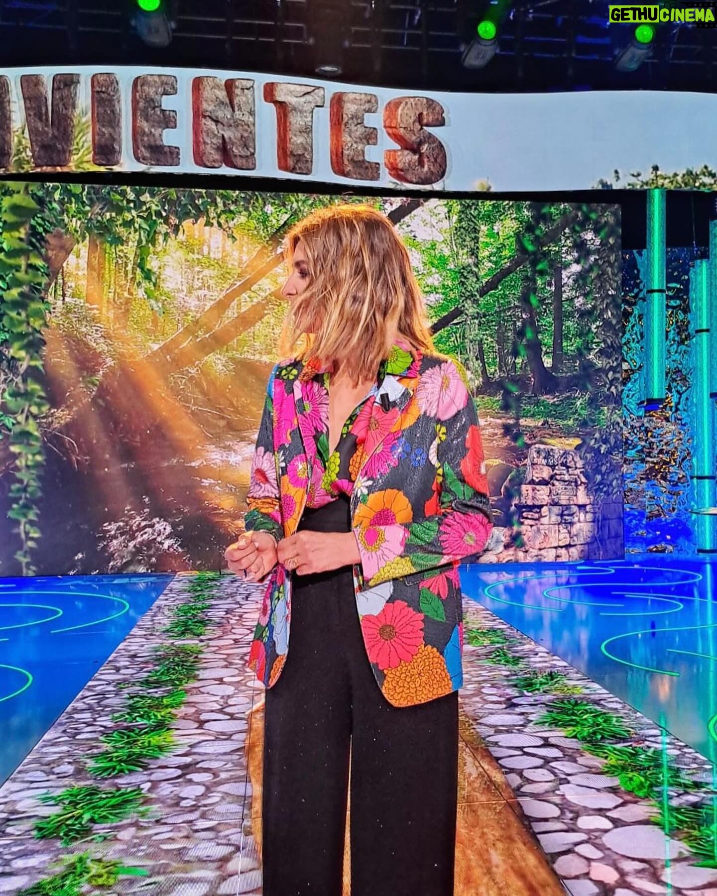 Sandra Barneda Instagram - La felicidad con la que termino las semanas desde que nos vemos en @supervivientestv ✨ Esta noche a las 22:00h en @telecincoes @mediasetcom 💚
