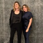 Sandra Barneda Instagram – Formar parte de #lastop100mujereslideres un año más me hace muy feliz al tiempo que, curiosamente, me conecta inconscientemente con el Síndrome de la impostor
@cruzslara , en su maravilloso discurso de cierre de la gala, nos definió como alquimistas y nos alentó a no caer en ese síndrome sino hacer de nuestra nuestra valía nuestra zona de confort.

Agradezco a todo el jurado y a la gente que un año más ( el segundo) me ha incluido en este lista, en este.maravilloso grupo de mujeres tan distintas y tan valiosas para seguir contrayendo los valores óptimos para una sociedad igualitaria y de progreso.

Encontrarme con.amigas como mi @paz_torralba ” que sigamos compartiendo éxitos y momentos de vida”, con referentes, con consejeras en esta mágica noche me hace sentirme muy agradecida por tener la oportunidad de compartir velada.

¡sigamos creciendo! ❤️❤️❤️❤️
Otro consejo de cruz… alegrarse siempre los éxitos ajenos… cuánta sororidad y ganas de seguir uniendo.