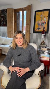 Sandra Barneda Instagram - Menciona o manda este video a esas personas perfumes que te han venido a la mente 💗 Buscad y rodearos de este tipo de personas, la vida a su lado es mucho más bonita ✨