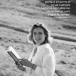 Sandra Barneda Instagram – El amor y los libros en un mismo día donde todo se llena de rosas, sonrisas y gente paseando en busca de su tesoro lector. 

Desde hace más de diez años no he fallado un sólo Sant Jordi para disfrutar de Barcelona, de sus calles vestidas y firmar libros a tod@s.

Este año no estaré firmando, pero mi alma, como todos los Sant Jordi estará allí… disfrutando del perfume de una fiesta al amor y la cultura.

Feliz Sant Jordi!!! 🌹 #SantJordi2024 

Por cierto, ¿qué libro será el vuestro para este #SantJordi?

*Extractos de mi última novela, ‘Las olas del tiempo perdido’ 📸 @raulphoto