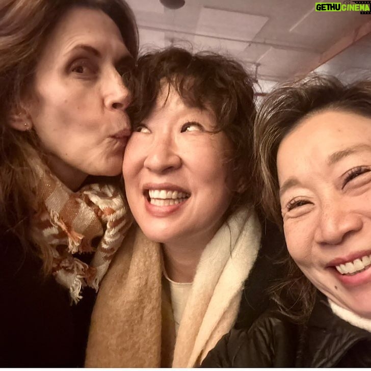 Sandra Oh Instagram - I kid you not- for all you deep cut fans & theatre lovers (from the 90s!) One Night reading of StopKiss @publictheaterny April 29th! 7pm omg this was one of my most formative experiences - and the OG cast! Can’t wait to perform it for y’all So excited this is happening! #jessicahecht @rawcuzima #StopKiss
