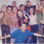 Sandy Instagram - É, minha gente, hoje tá sendo um dia muito especial… é também o aniversário de 25 anos de estreia do seriado Sandy e Junior. E que delícia recordar esse tempo maravilhoso… A gente era feliz e sabia. ♥️
