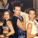 Sandy Instagram - É, minha gente, hoje tá sendo um dia muito especial… é também o aniversário de 25 anos de estreia do seriado Sandy e Junior. E que delícia recordar esse tempo maravilhoso… A gente era feliz e sabia. ♥️