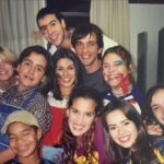 Sandy Instagram - É, minha gente, hoje tá sendo um dia muito especial… é também o aniversário de 25 anos de estreia do seriado Sandy e Junior. E que delícia recordar esse tempo maravilhoso… A gente era feliz e sabia. ♥️