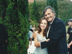 Sandy Instagram - É, minha gente, hoje tá sendo um dia muito especial… é também o aniversário de 25 anos de estreia do seriado Sandy e Junior. E que delícia recordar esse tempo maravilhoso… 
A gente era feliz e sabia. ♥️