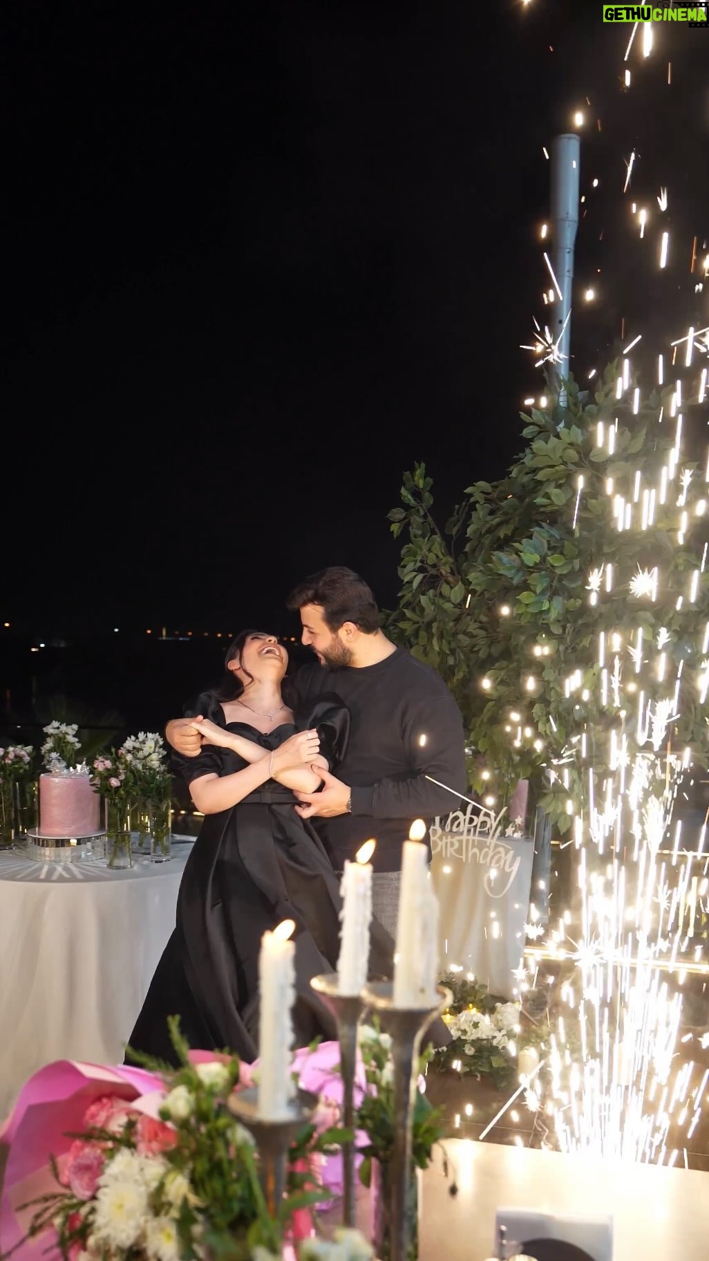 Sandy Jamal - 303.9K Likes - 🧁🎈حبيبي شگد حلو ❤️🎊
.
#احمد_الخفاجي | #ساندي_جمال