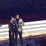 Sandy Jamal Instagram - مسؤولية كبيرة اكون اول ممثل عراقي يستلم جائزة على مسرح الموركس دور🏆 جائزة عربية جائزة افضل ممثل عربي صاعد اهديها لبلدي العراق 🇮🇶 ولاهلي ولعائلة مسلسل خان الذهب ❤️ شكرا بيروت 🇱🇧 شكرا للجنة التحكيم الرصينة شكرا لكل شخص صوتلي 🤍 . #احمد_الخفاجي | #Ahmed_AlKhafaji