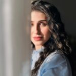 Sandy Jamal Instagram - جمعه مباركه تحبون العيون الملونه لو السود