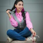 Sandy Jamal Instagram – ‏لا مجال للإنهيار 
‏الحياة تدوس من يقع.
مساء الخير💕

@alsaaadiii