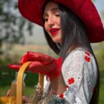 Sandy Jamal Instagram – الأصدقاء بوسعهم أن يكونوا الجرح الأعظم أو الضماد الأحن.
(منشنو صديقكم المقرب)