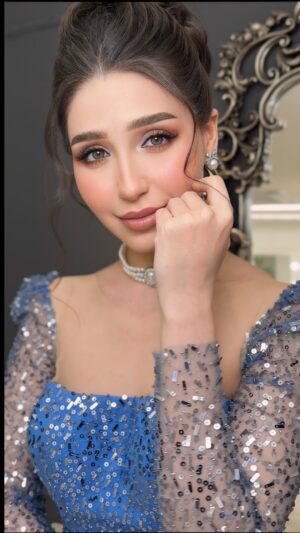 Sandy Jamal Instagram - وڪوني ڪالفراشه لا تقع الا على الزهور 🦋

@elian.beauty.salon 
@elian.beauty.center